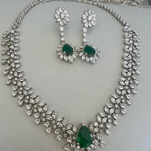 Elegant Silver and Green Choker Necklace Set